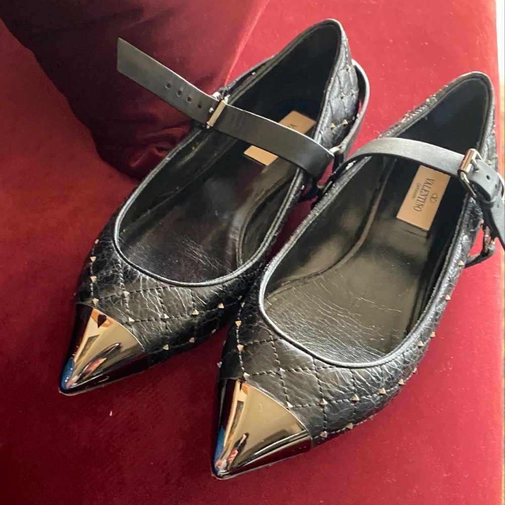 Valentino flats